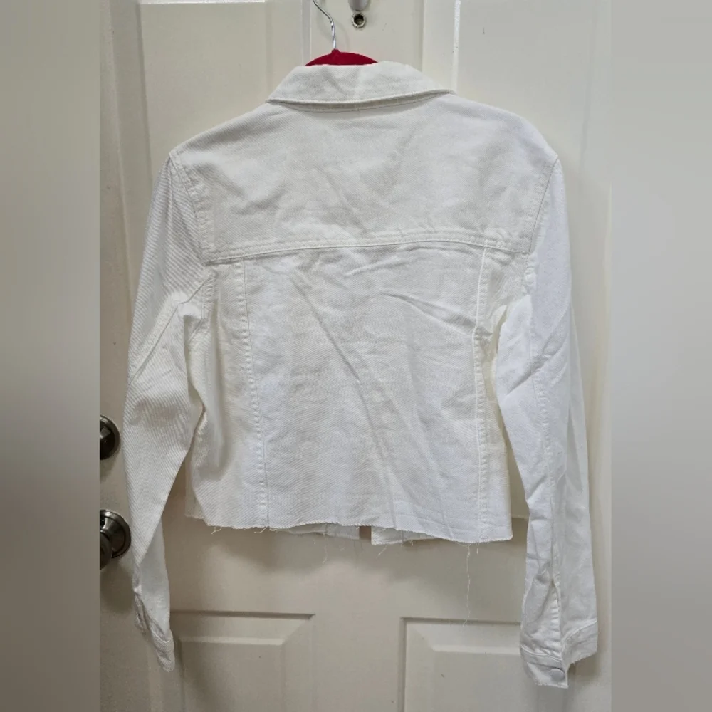 Velvet Heart White Cropped Jean Jacket Size L-NWT - Picture 3 of 16